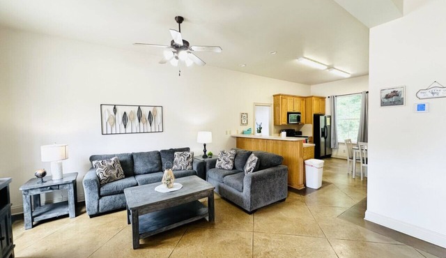 Chateau 7, spacious townhouse in Tickfaw, LA