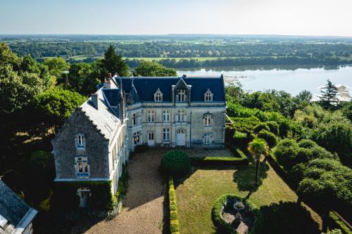Chateau avec une vue sur la Loire