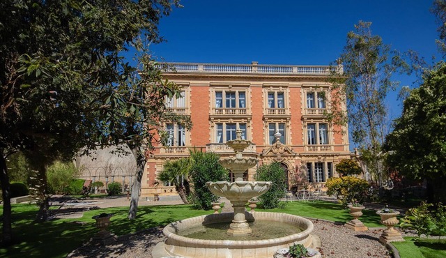 Chateau Antares - Eight Bedroom Castle, Sleeps 16