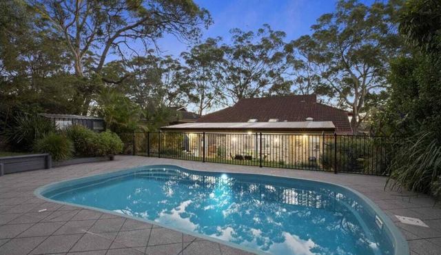 Château Bateau perfect for multiple families w/pool & 600m from beach