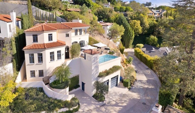 Chateau Beverly Hills by Stay Awhile Villas