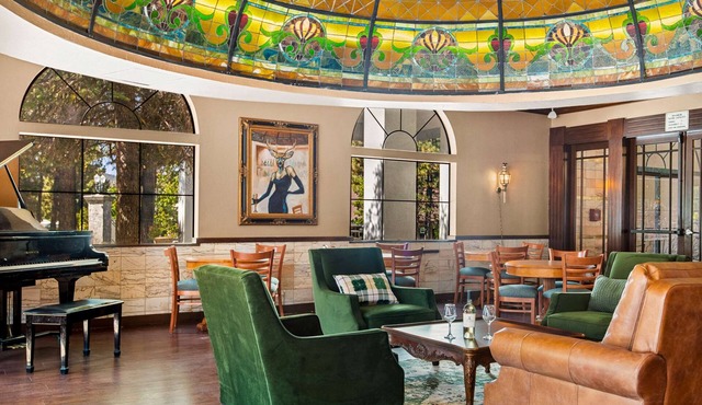 Chateau Big Bear Boutique Hotel, BW Signature Collection