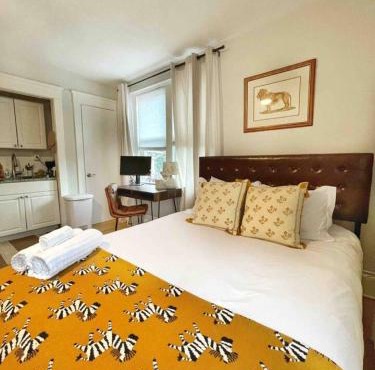 Chateau Blanc Yale Located Downtown