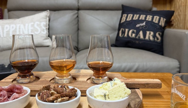Chateau Bourbon – Luxury Whiskey Lounge Retreat