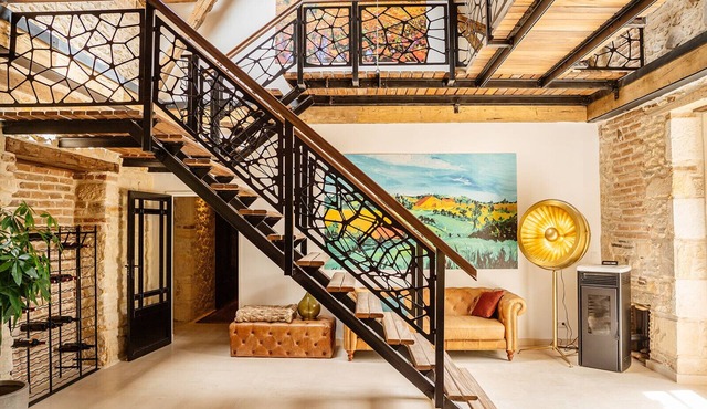 Chateau Camp del Saltre Main house with beautiful vineyard and swimming pool