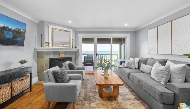 Chateau Chamonix 37 - Updated Tahoe Lakefront Condo with 2 Balconies, Beach Access, near Kings Beach
