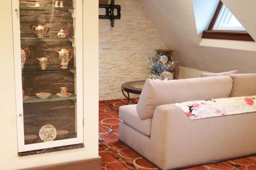 Chateau Connellsville Serenity Terrace Suite