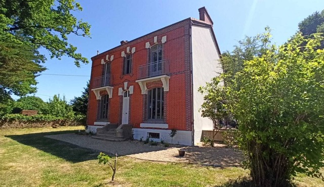 Chateau / Country House