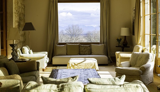 Chateau d'Echenevex - Luxury Escape near Geneva