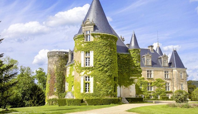 Chateau Du Campe - Seventeen Bedroom Castle, Sleeps 48