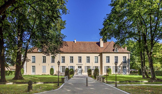 Chateau De Reon - Nine Bedroom Castle, Sleeps 15