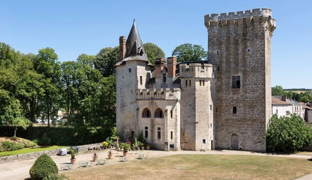 Chateau De St Louis Keep