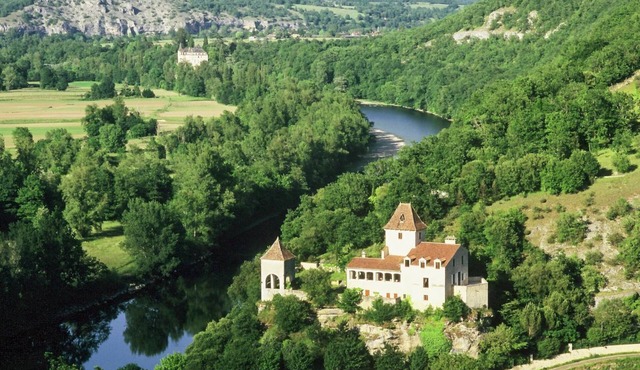 Chateau De Gombert - Five Bedroom Castle, Sleeps 16