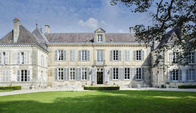 Chateau De Jaques - Fifteen Bedroom Castle, Sleeps 31