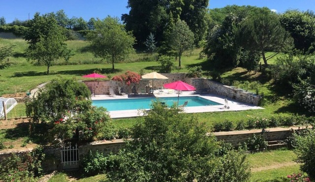 Château de La Chabroulie, in the heart of nature, 5 minutes from Limoges
