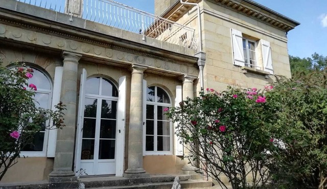 Chateau de la Mothe with tennis court and park all for you