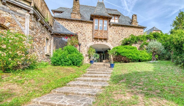 Chateau De Lavezon - Twelve Bedroom Castle, Sleeps 28