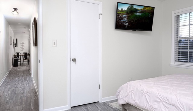 Chateau De Riviera Unit 4. Water front! Cozy Condo on the Chattahoochee River.