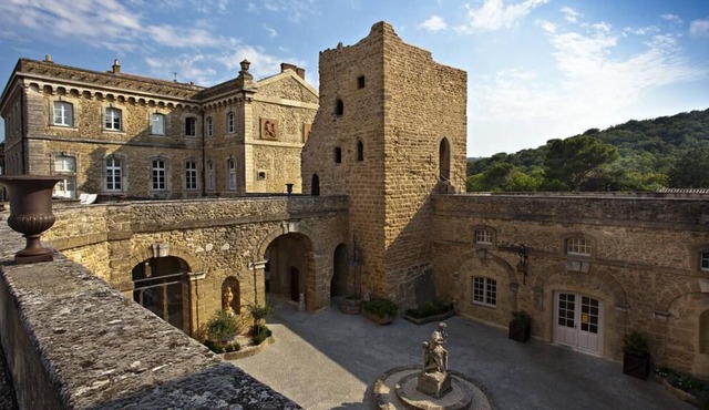 Chateau De Rochegude