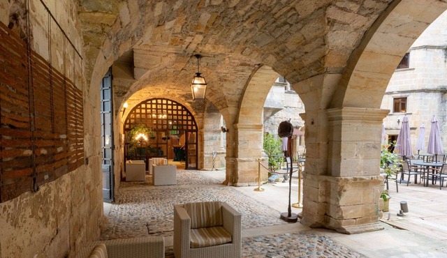 Chateau des Ducs de Joyeuse, BW Signature Collection