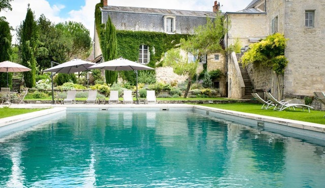 Chateau Des Siecles - Thirteen Bedroom Castle, Sleeps 33