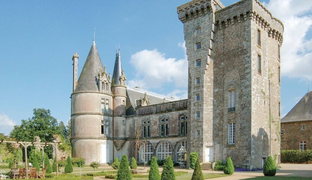 Chateau Des Poetes Keep