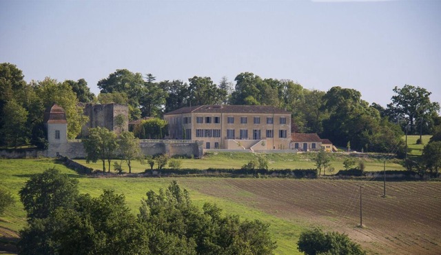 Chateau Des Remparts