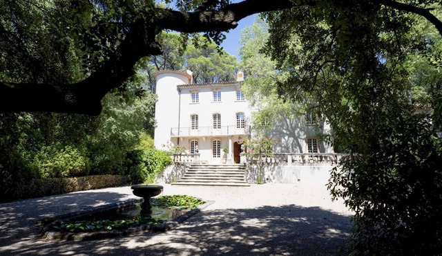 Chateau Elegance - Ten Bedroom Castle, Sleeps 16