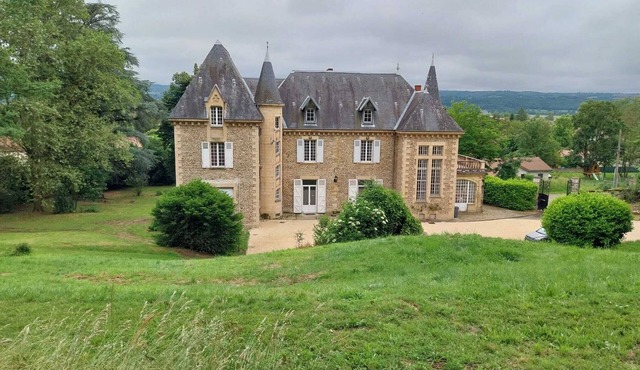 Château Fédora in the heart of the peaceful countryside.