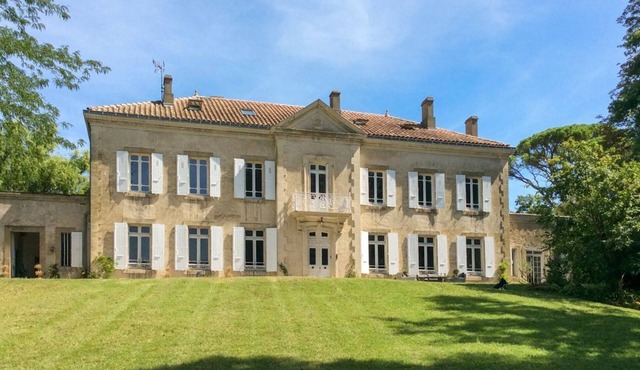 Chateau Grilliere - Five Bedroom Castle, Sleeps 10