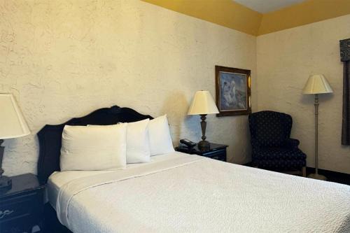 Chateau Hotel and Conference Center