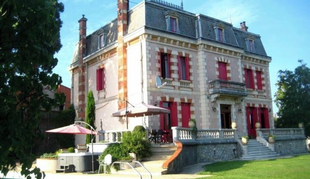 Chateau ideal for Family Holidays/Reunions, Etc.