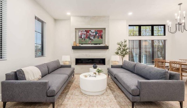 Chateau in the Village - Luxury New Build 3BD/5BA