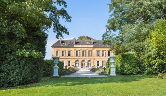 Chateau Le Duc - Sixteen Bedroom Castle, Sleeps 34