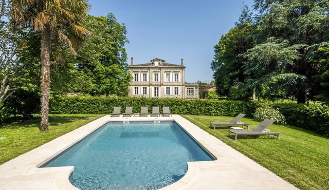 Chateau Levet - Six Bedroom Castle, Sleeps 12
