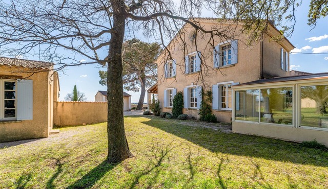 Château Mazane – Mas in the Heart of Vineyards, Pool and Mountain View