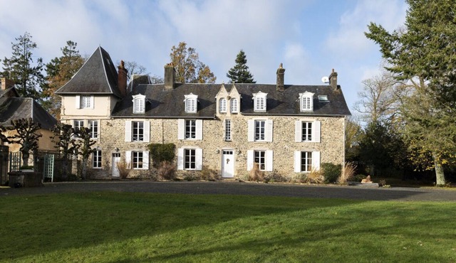 Chateau Monet - Ten Bedroom Castle, Sleeps 20