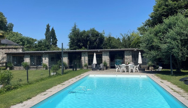 Chateau pool house, 1.5 hectares of garden, perfect for families