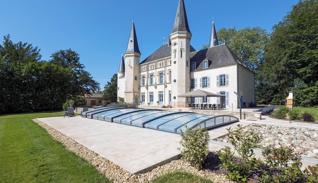Chateau rental in Burgundy with 10 bedrooms in France