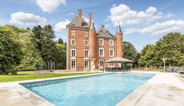 Chateau Romenay - Ten Bedroom Castle, Sleeps 20