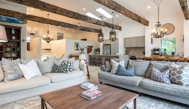 Chateau Rouge - Provincial Home Red Hill