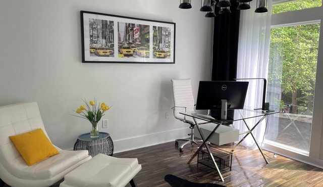 CHATEAU VILLA, seats on 7 acres, secluded, minutes from Truist Baseball Stadium