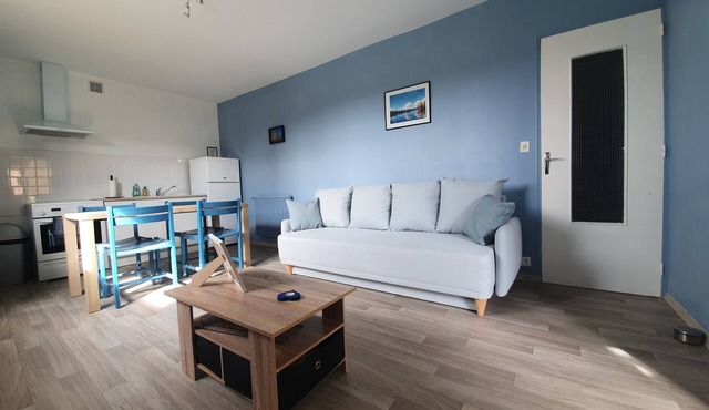 Chateaubriant town center gite with terrace and garden