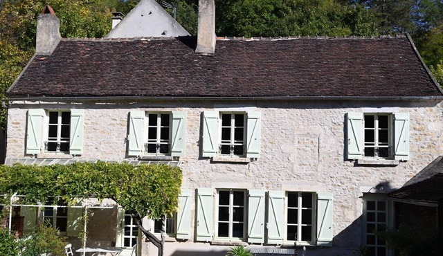 Chatel Censoir: Joli House in Burgundy