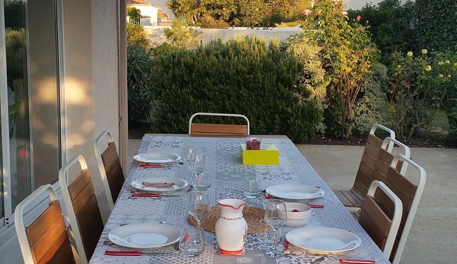 Chatelaillon: HOUSE T5 WITH SWIMMING POOL (of 7x3,5 M2) and Gantry: GROUND OF 899m2