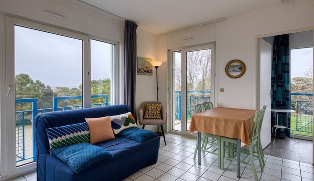 Châtelaillon-Plage: Sea view apartment for 2 with pool