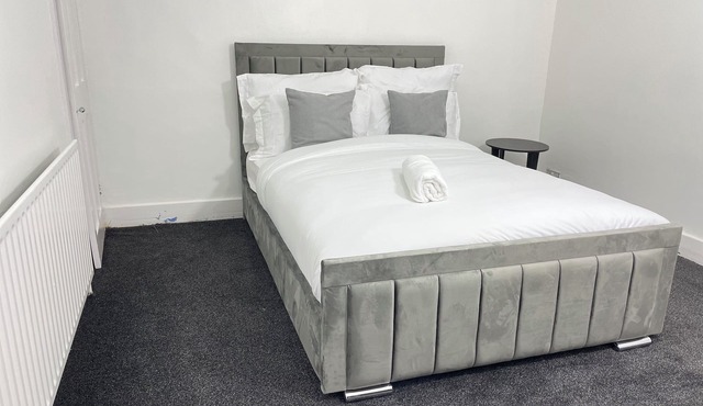 Chatham cosy 3 bedroom with free WiFi & parking