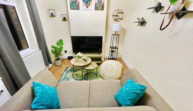 Chatham Home - Sleeps 6 - Close to Station - Wifi