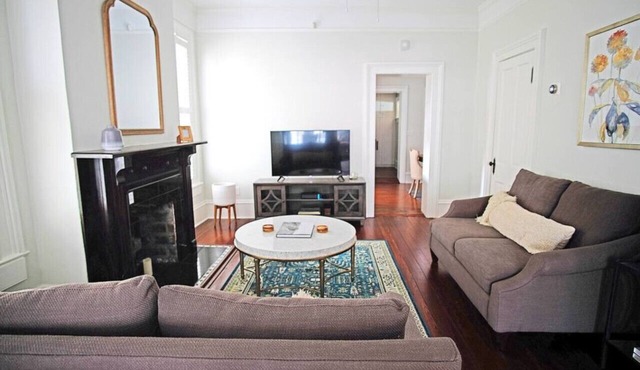 Chatham House - Historic 3 Bedroom on Chatham Square