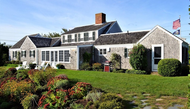 Chatham's Best Location/Oceanside/Walk to Town and Beaches